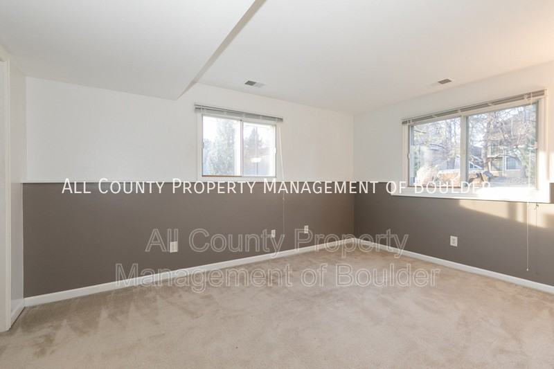 4670 White Rock Cir #8 - Photo 3 of 7