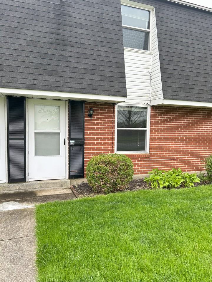 484 Heather St #484 - Photo 2 of 23