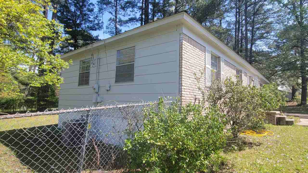 10608 Shannon Hills Dr - Photo 2 of 19