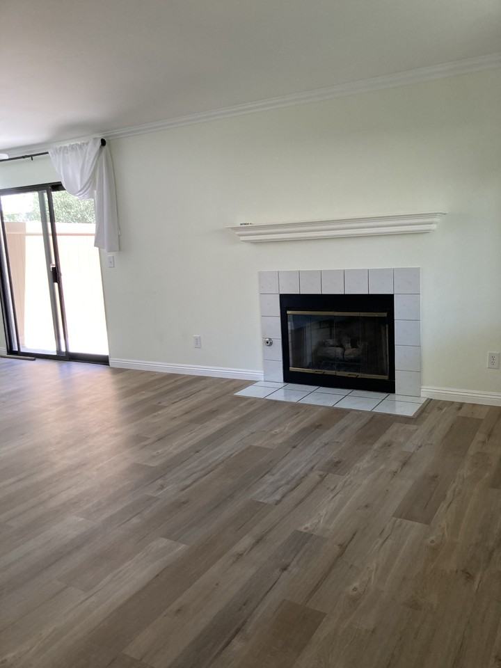587 Riley Ln - Photo 2 of 15