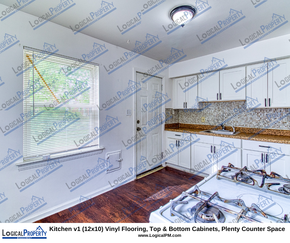17710 Chester St - Photo 3 of 10