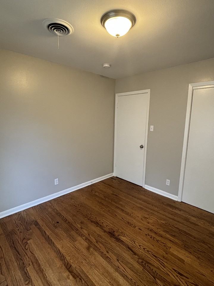 4817 Greenfield Dr - Photo 6 of 10