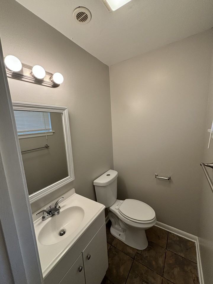 4817 Greenfield Dr - Photo 7 of 10