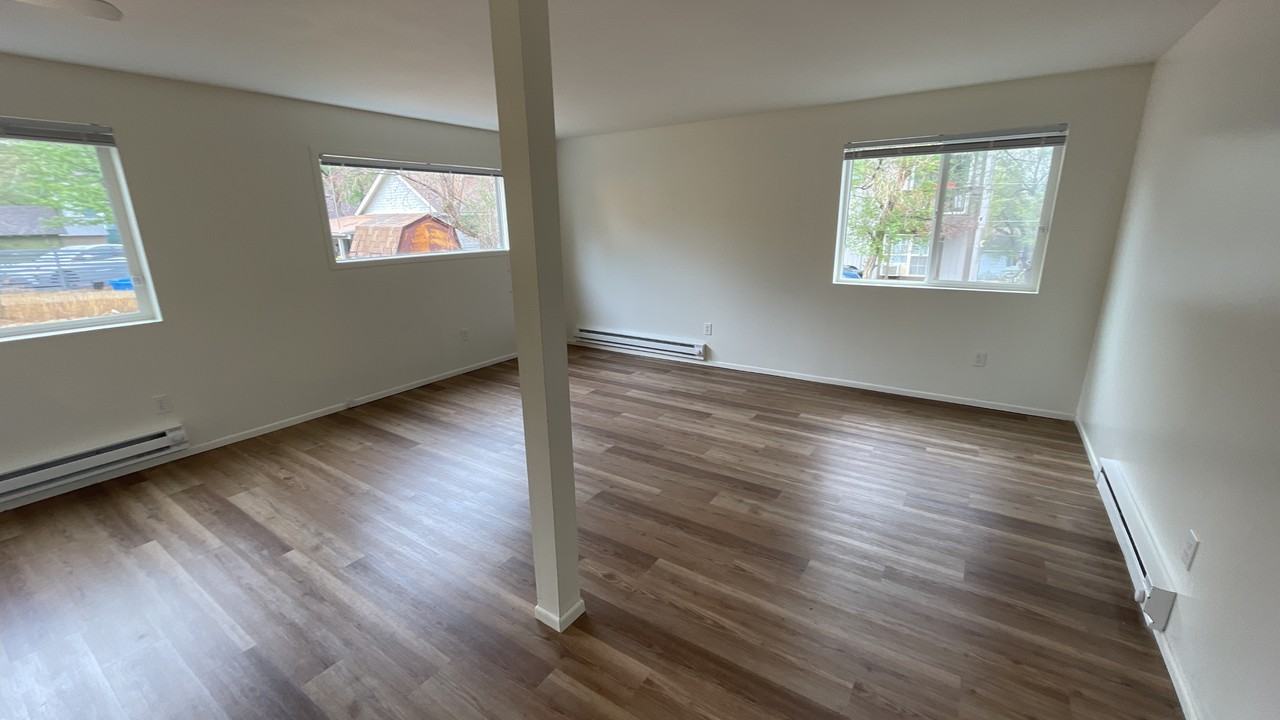 1406 Race St - Photo 3 of 14
