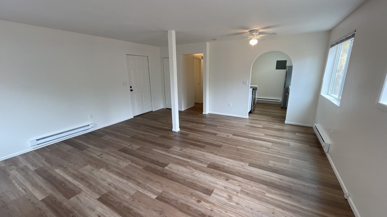 1406 Race St - Photo 4 of 14