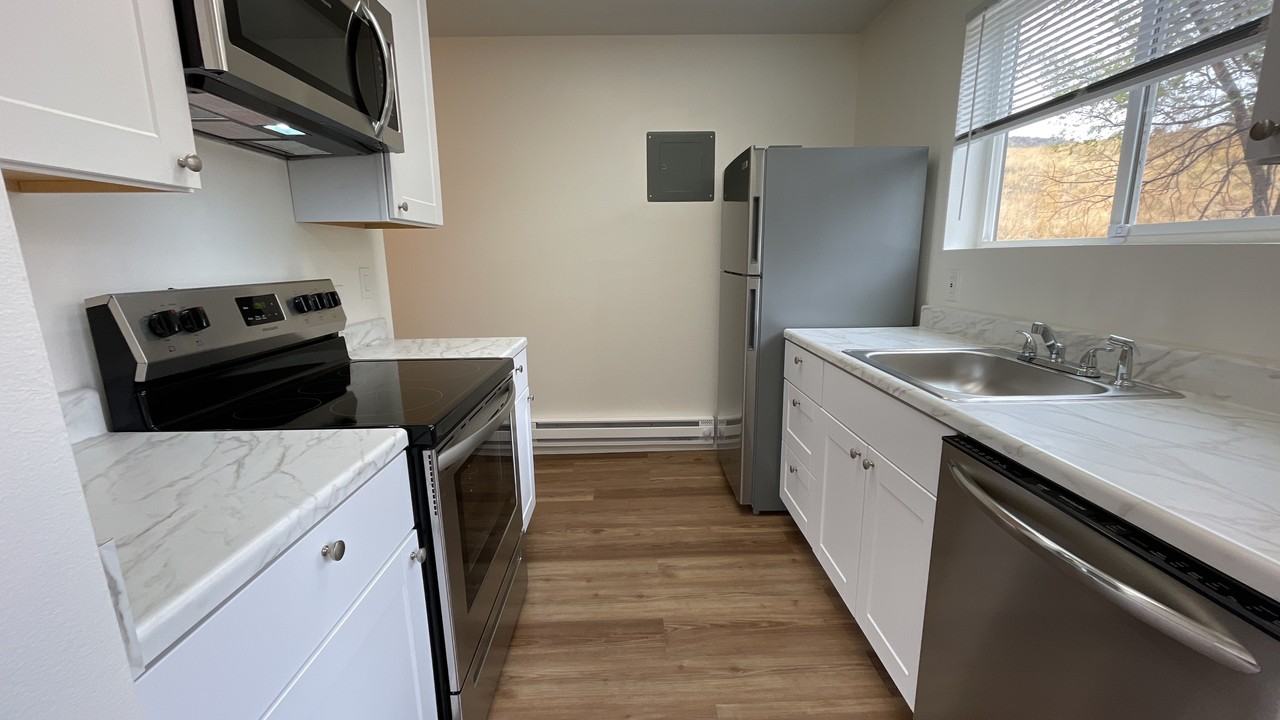 1406 Race St - Photo 5 of 14
