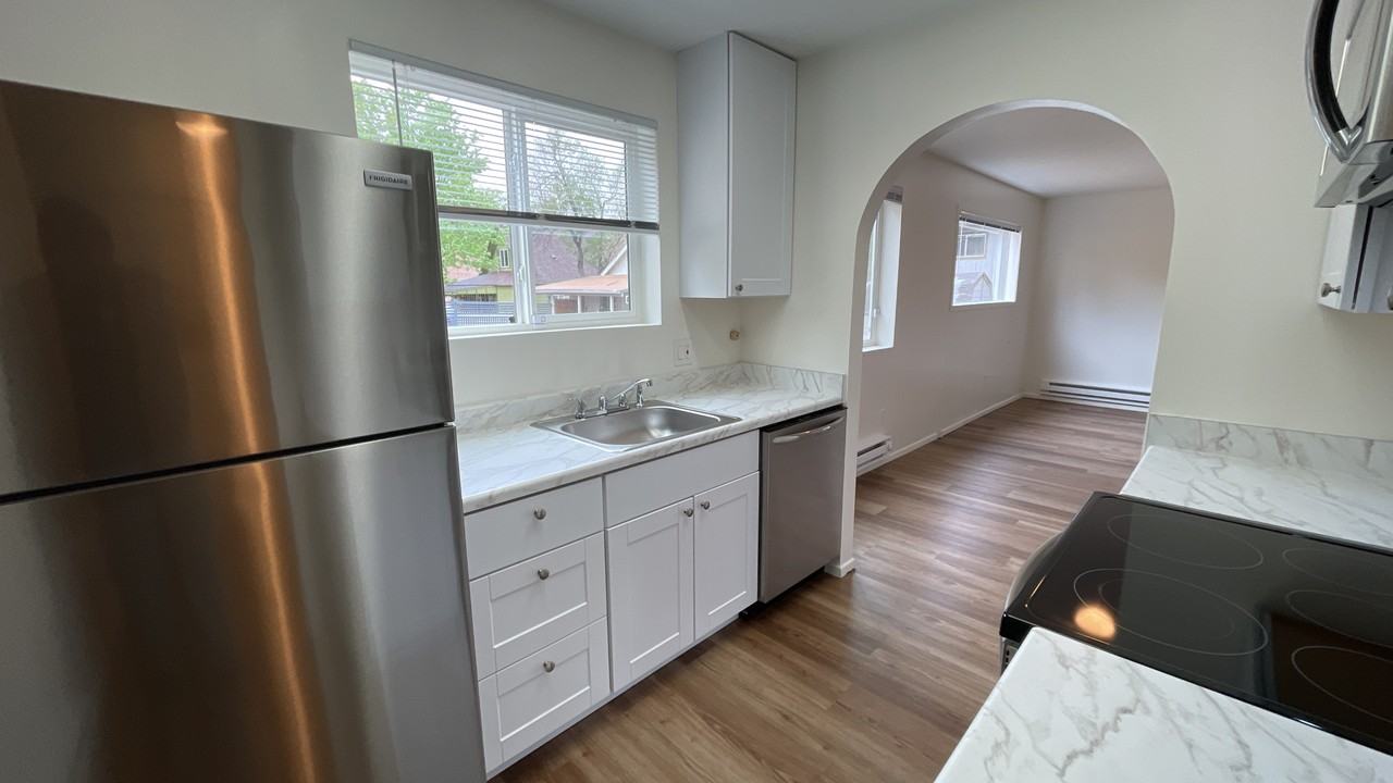 1406 Race St - Photo 6 of 14