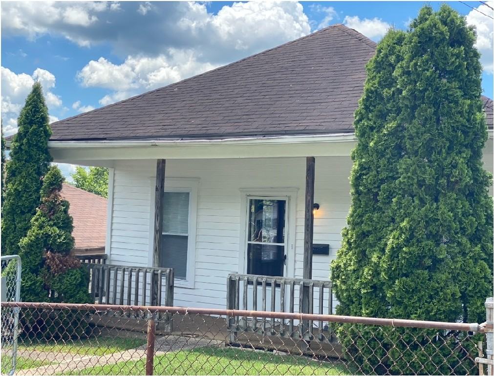 1603 Clay Ave - Photo 2 of 2