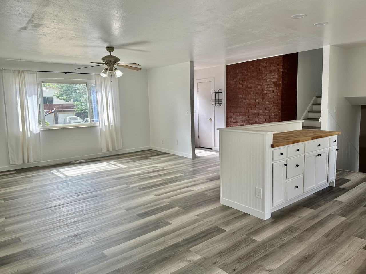 1310 Auburn Dr - Photo 2 of 13