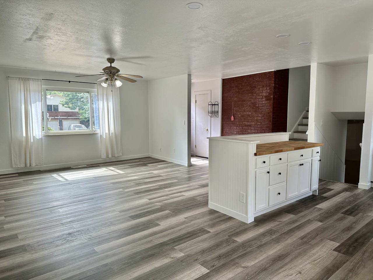 1310 Auburn Dr - Photo 3 of 13