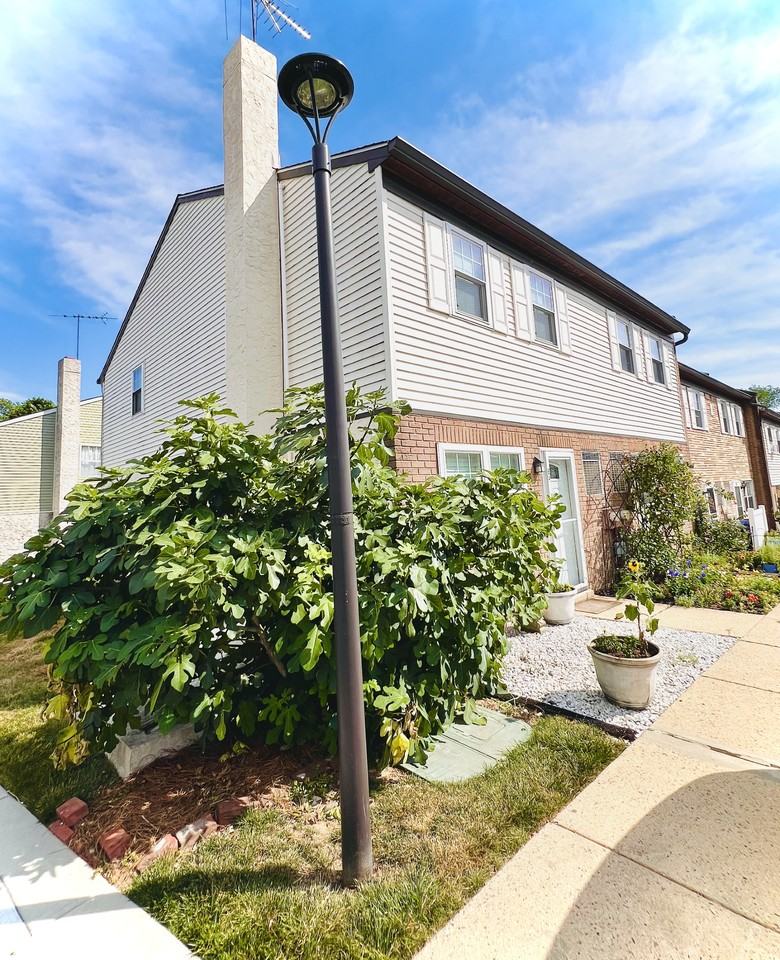 515 N York Rd #8A - Photo 3 of 20