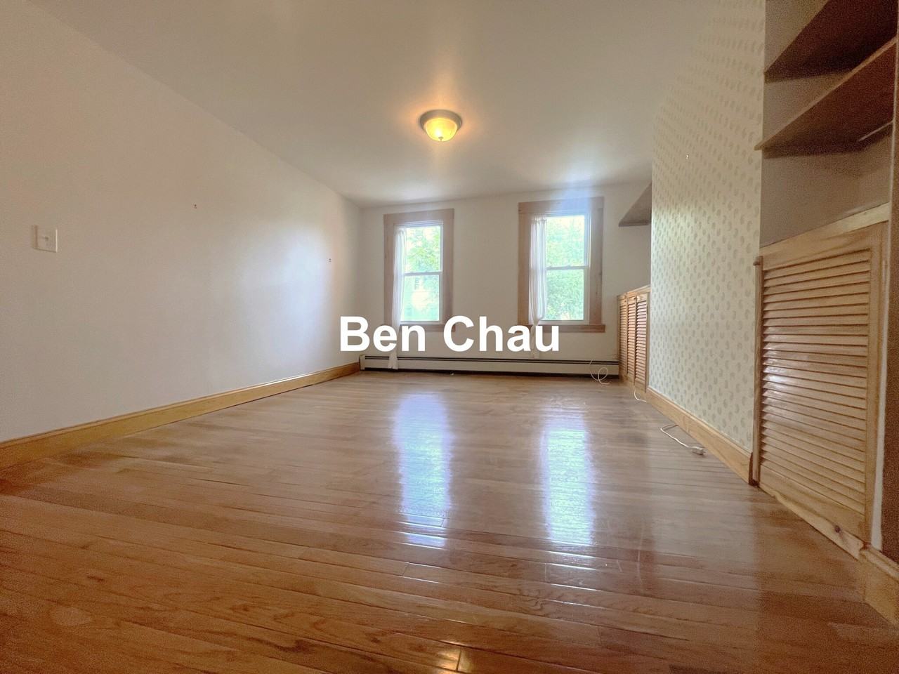 202 Harvard St #2 - Photo 5 of 17