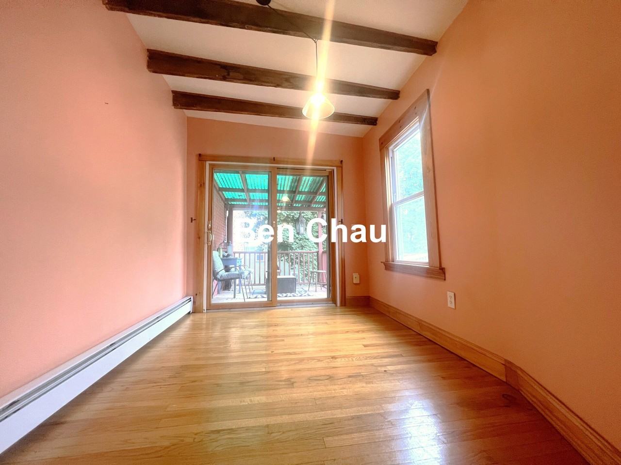 202 Harvard St #2 - Photo 7 of 17