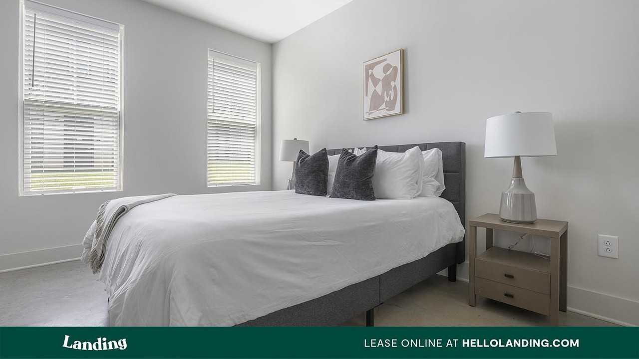 404 W 26th St - Photo 5 of 50