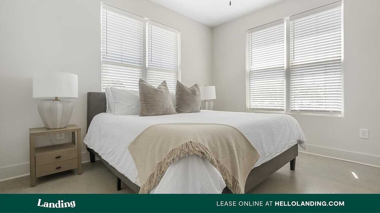 404 W 26th St - Photo 6 of 50