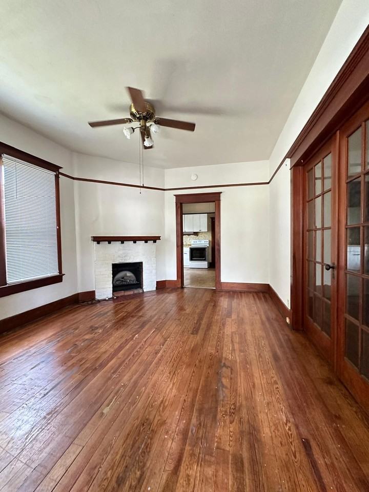 118 S 3rd St #202 - Photo 2 of 7
