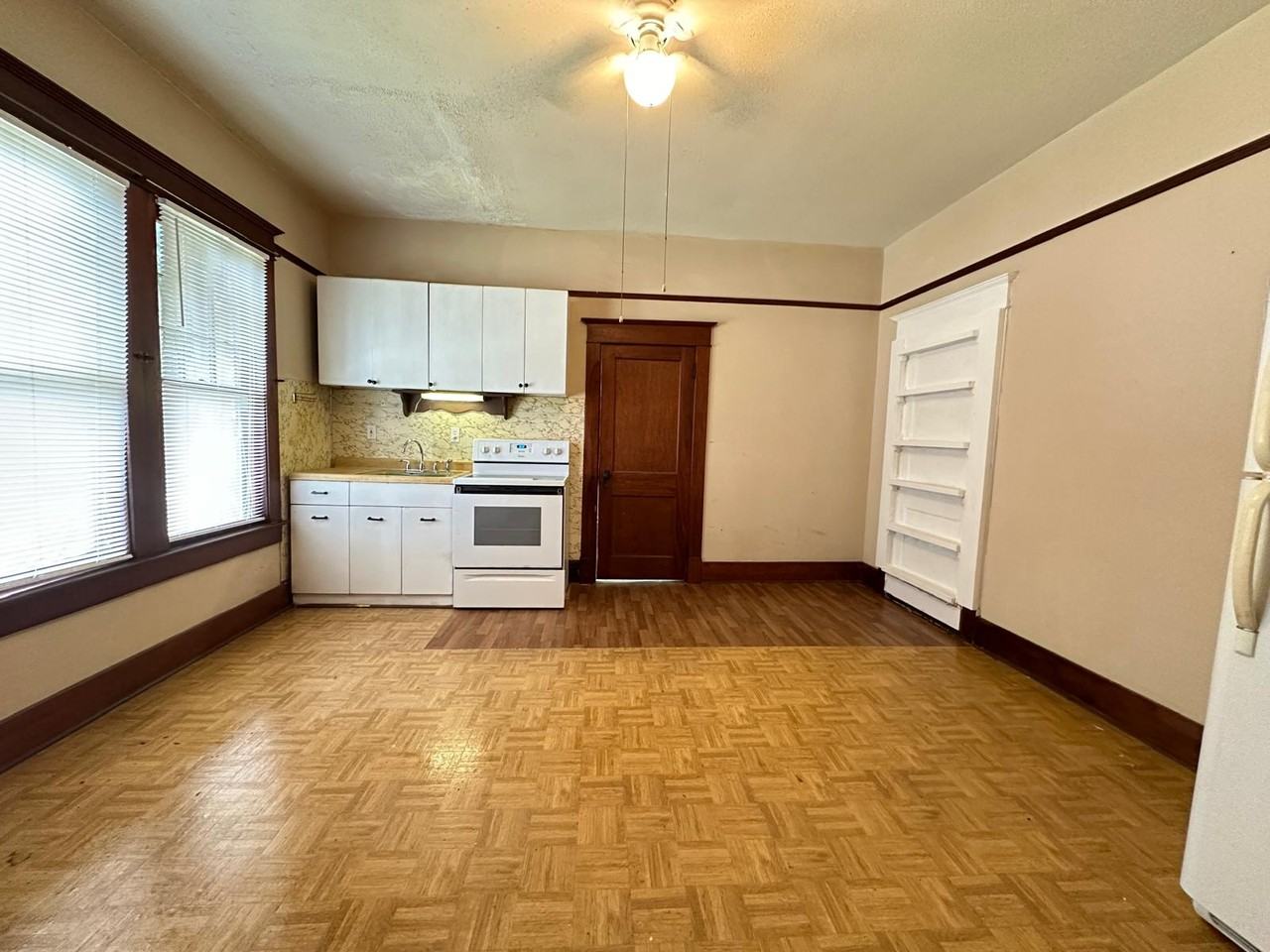 118 S 3rd St #202 - Photo 3 of 7