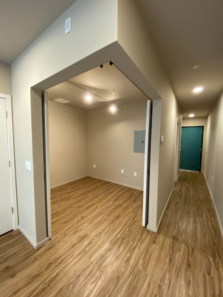 NICO - Photo 5 of 32