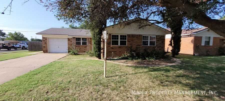 1301 47th St - Photo 2 of 23