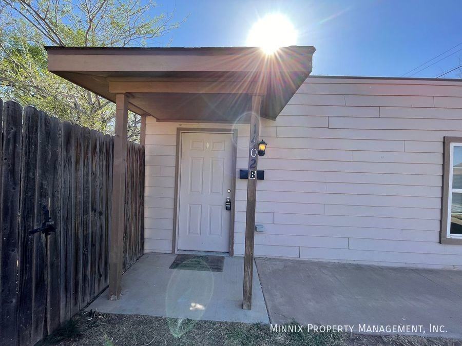 1402 5th Ave #B - Photo 3 of 9