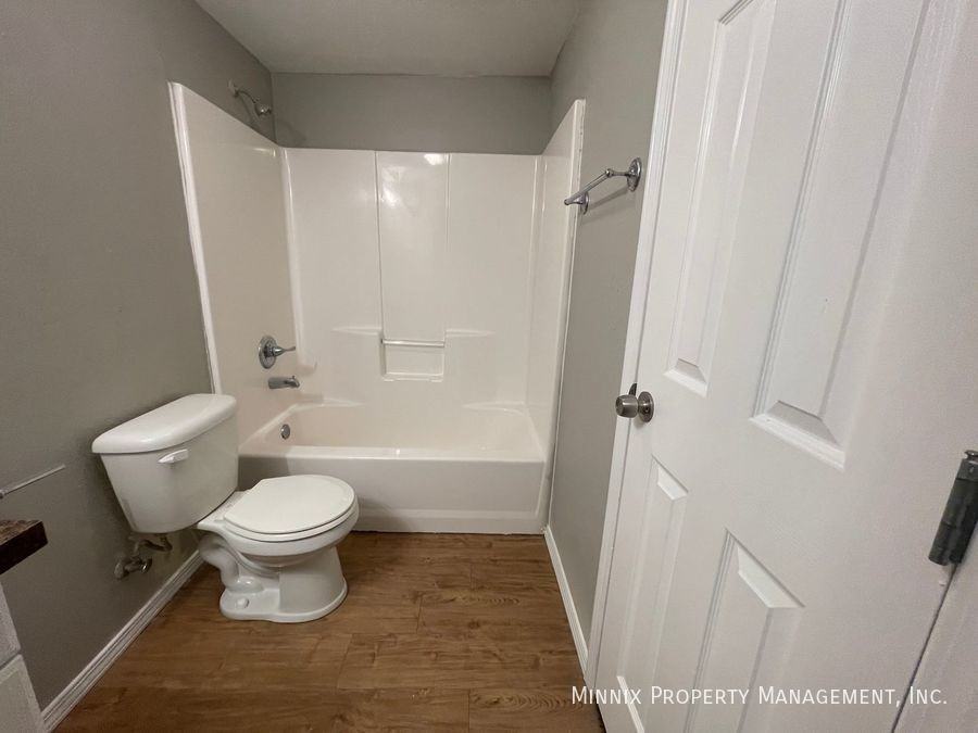 1402 5th Ave #B - Photo 7 of 9