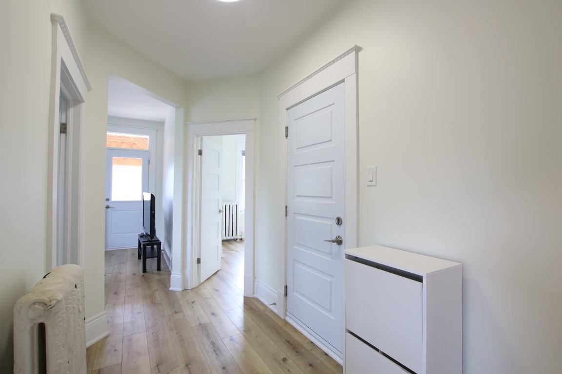 531 Mcleod St - Photo 2 of 33