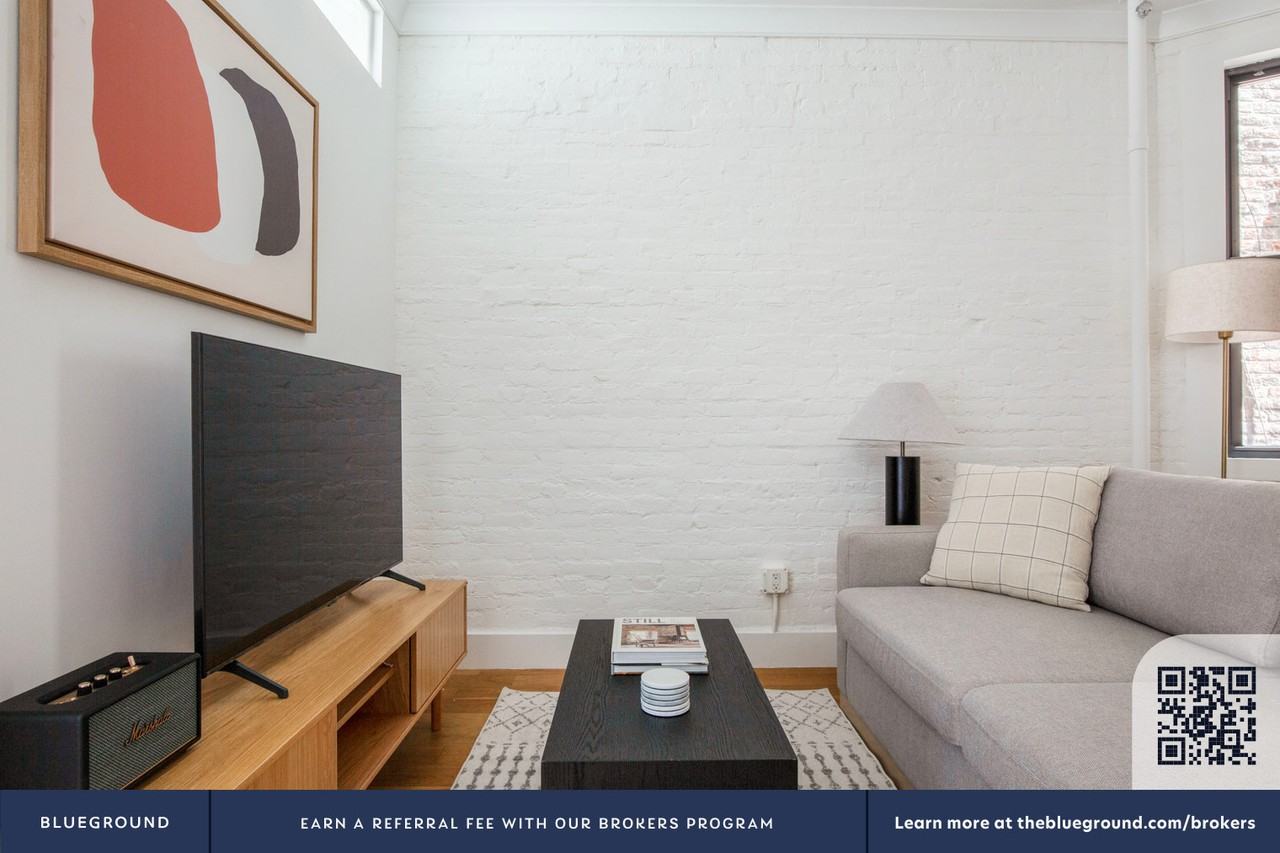 403 East 69th Street - Photo 5 of 27