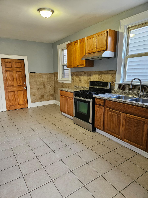 163 E 23rd St #1 - Photo 2 of 8