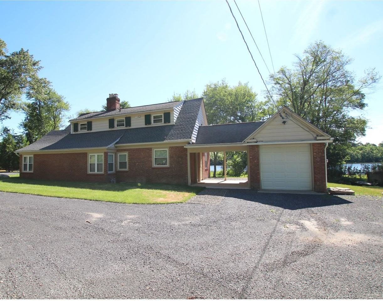 671 Broadway - Photo 2 of 17