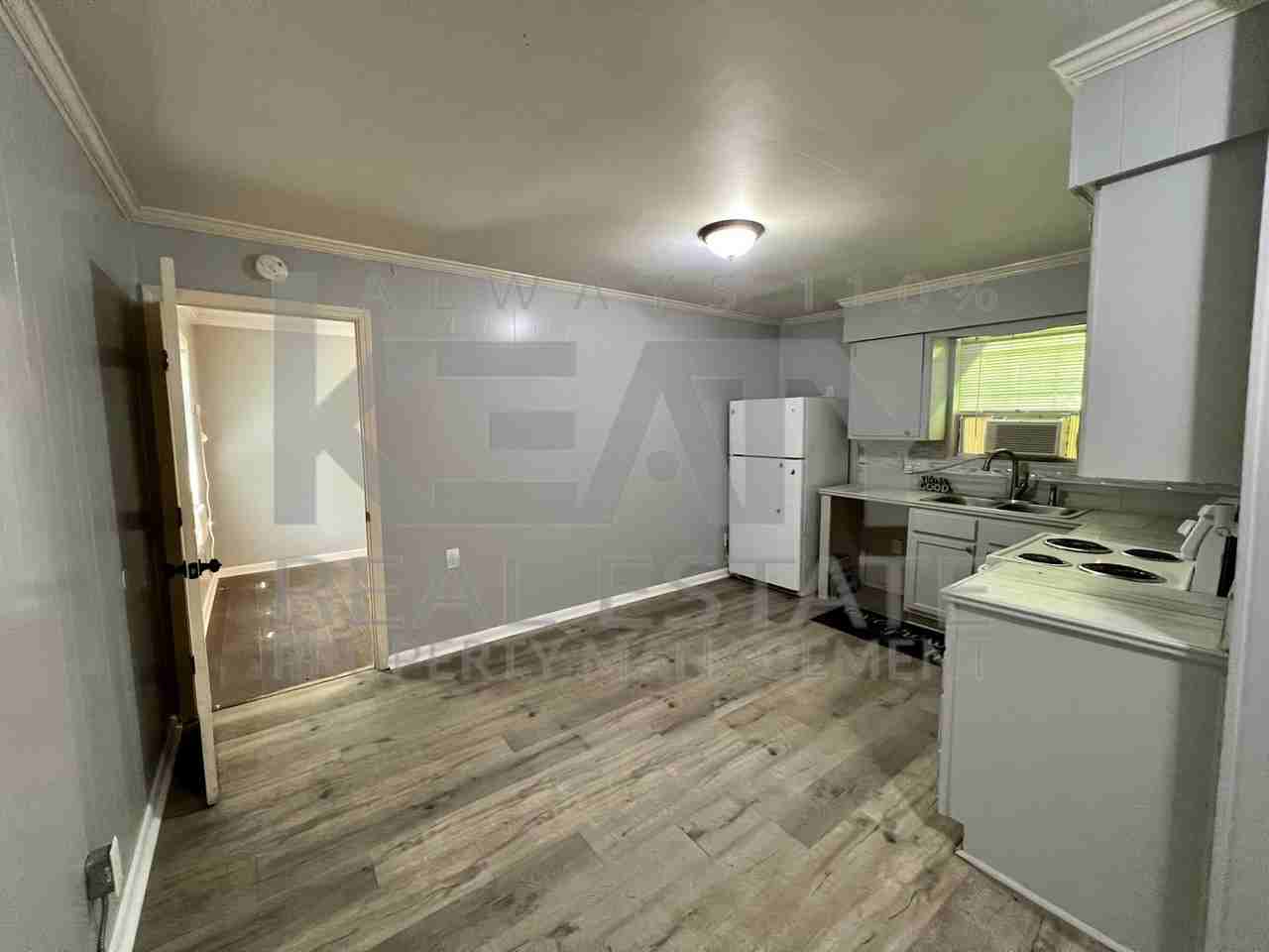 1037 Brown Rd - Photo 3 of 9