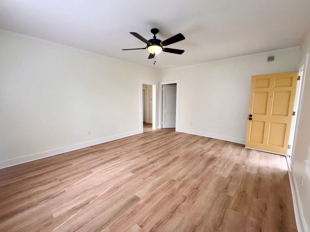 810 Stonehenge Ave - Photo 3 of 28