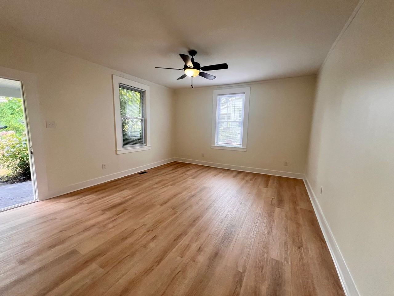 810 Stonehenge Ave - Photo 5 of 28