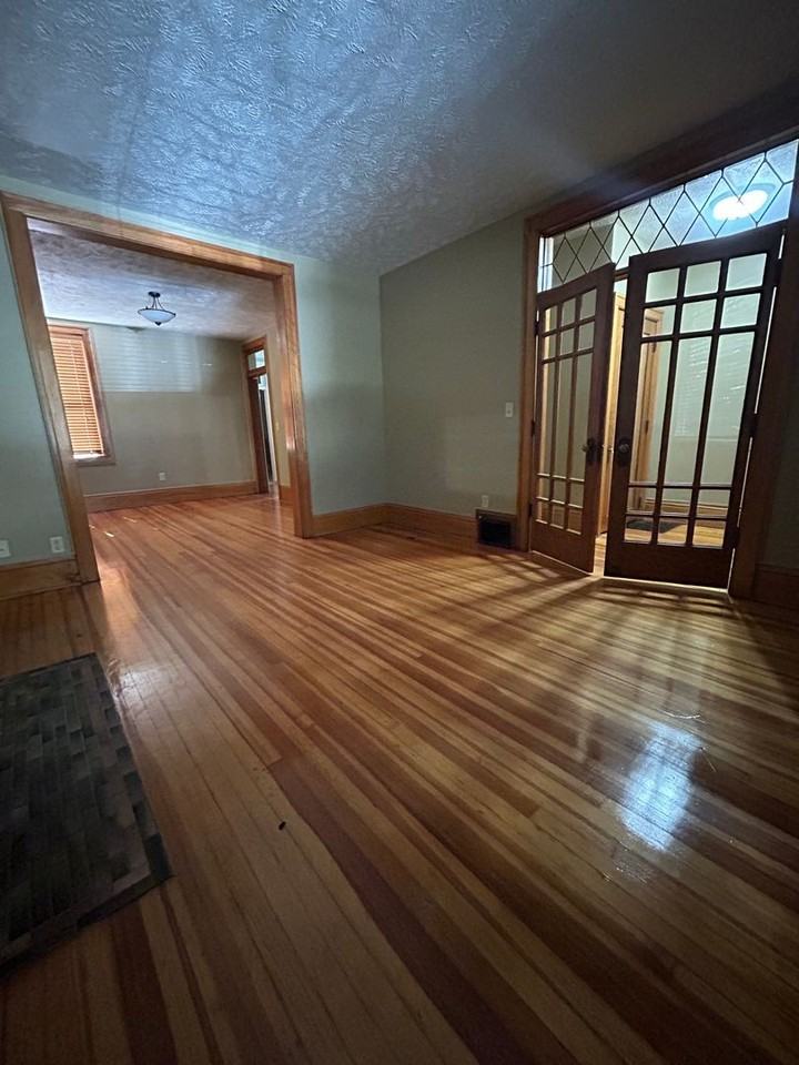 556 S 26th Ave - Photo 2 of 9