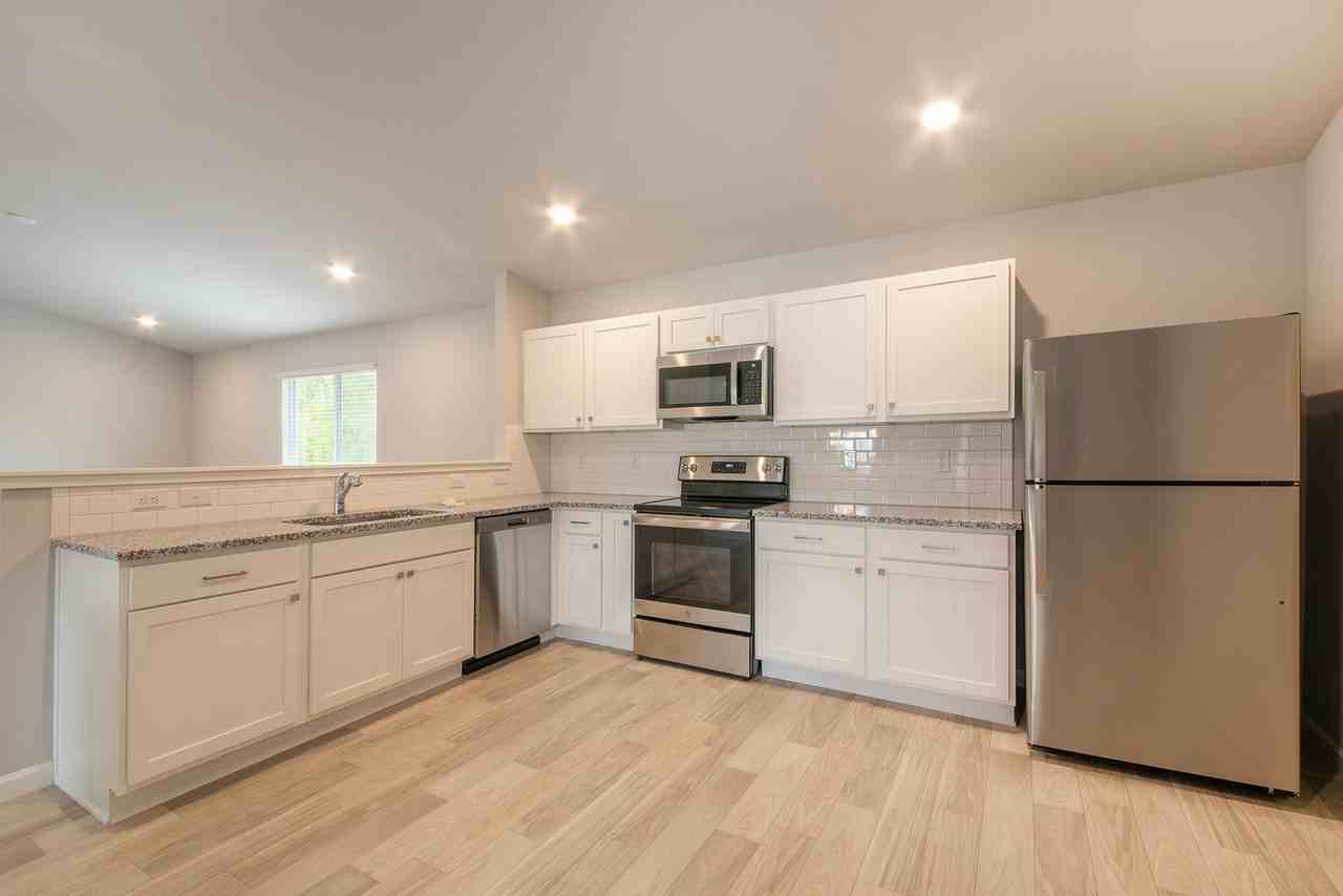 2207 Macatawa Ln - Photo 3 of 20