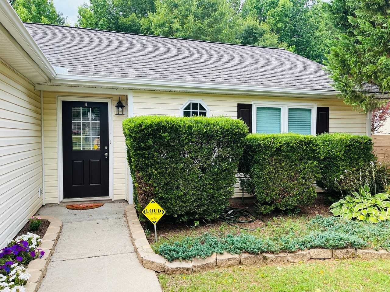73 Canterbury Dr - Photo 2 of 36