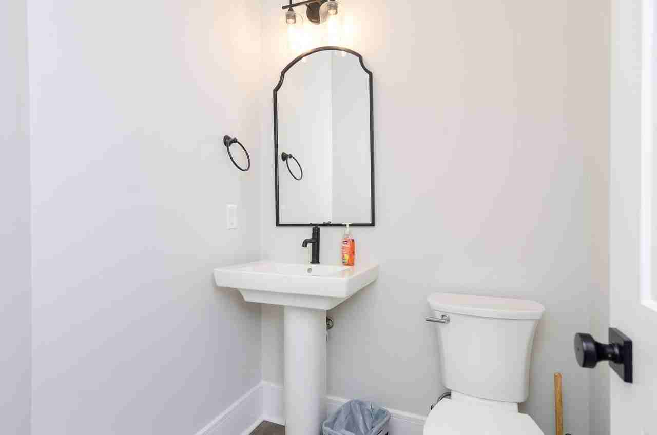 902 Second St S - Photo 7 of 32