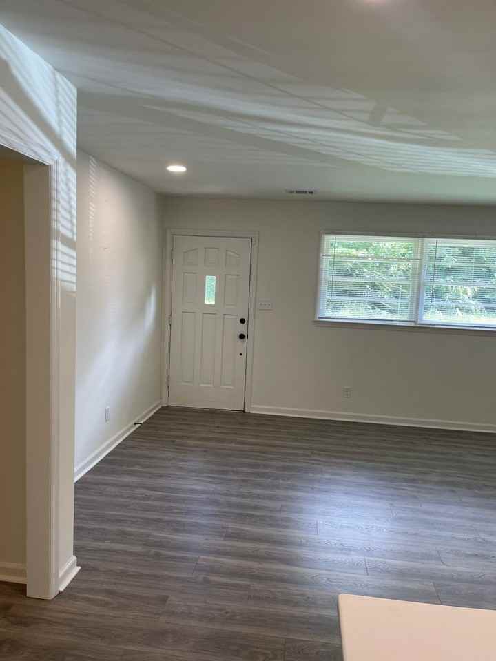 625 Stuart St - Photo 3 of 27