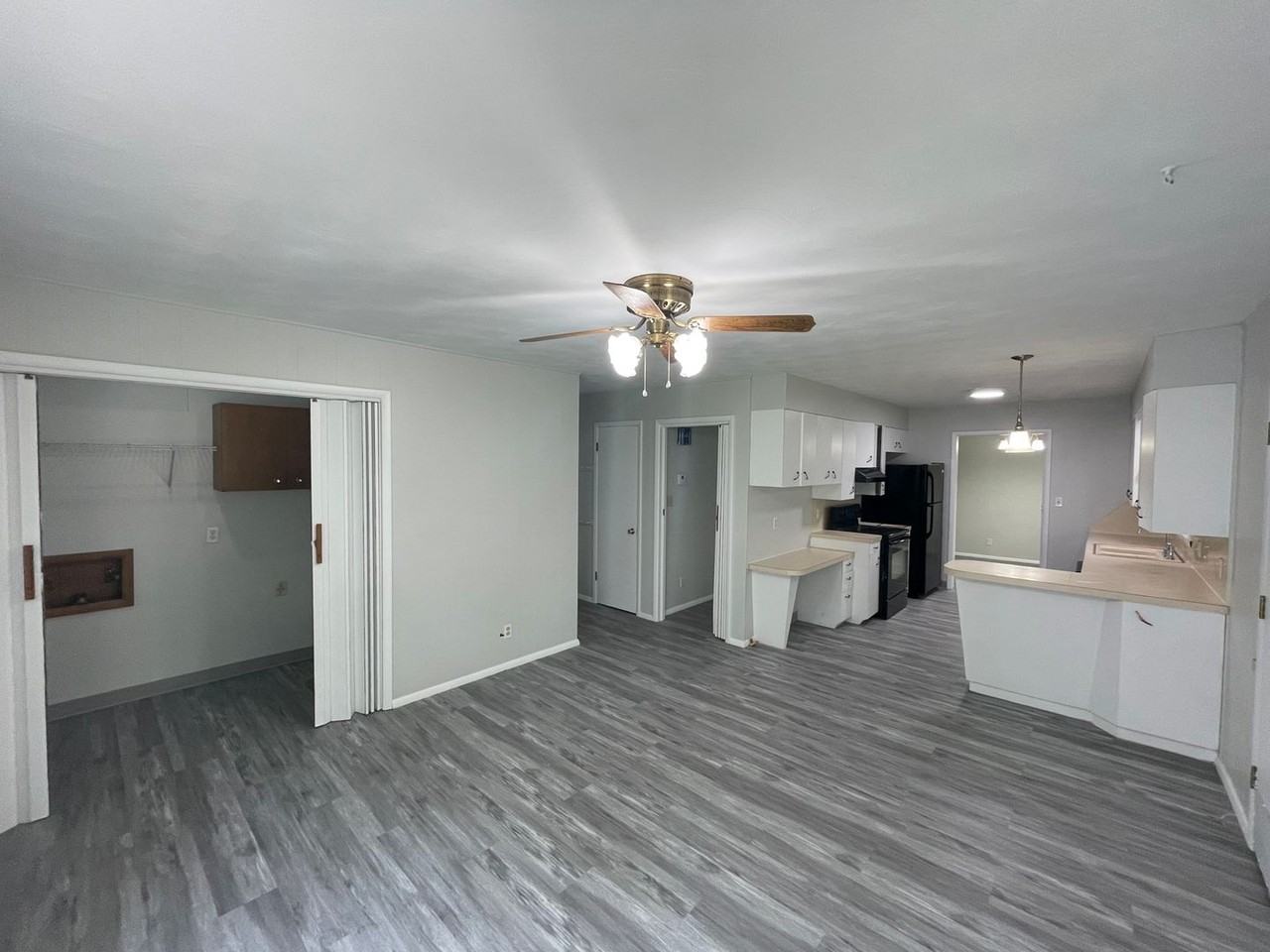 2221 S Virginia Ave - Photo 7 of 25