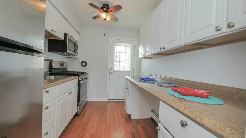 3563 Bay Ave - Photo 3 of 15