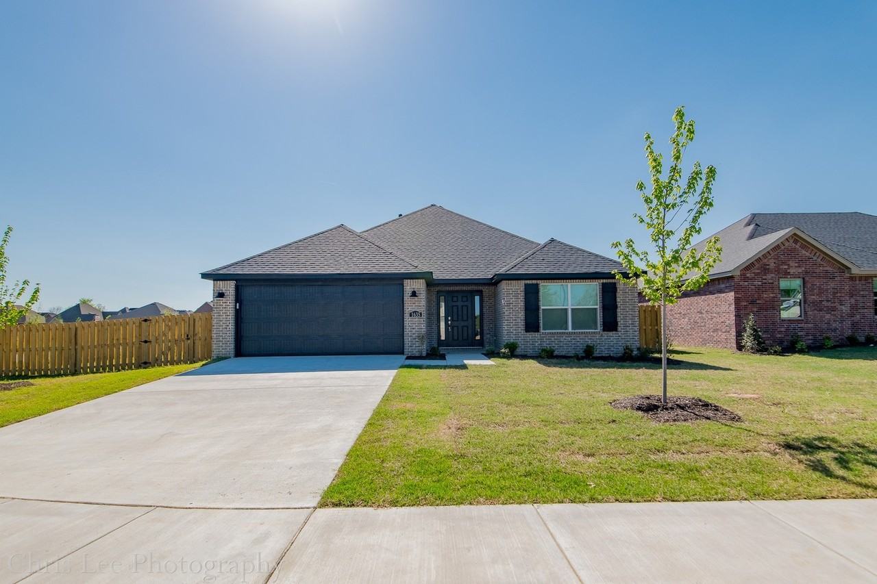 1635 S Borden St - Photo 2 of 17