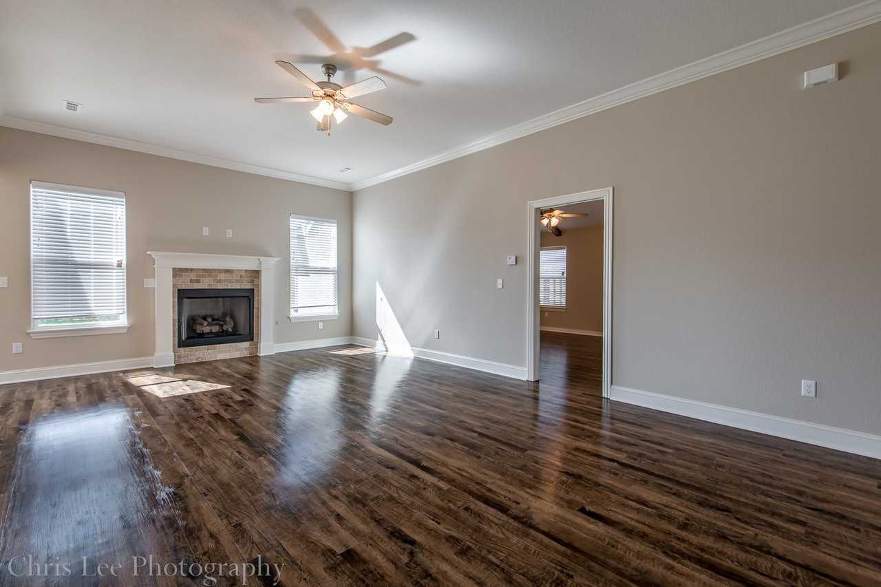 1635 S Borden St - Photo 4 of 17