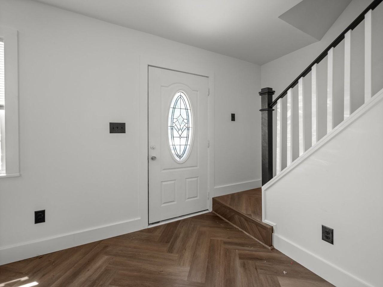 635 Myrtlewood Cir - Photo 3 of 27
