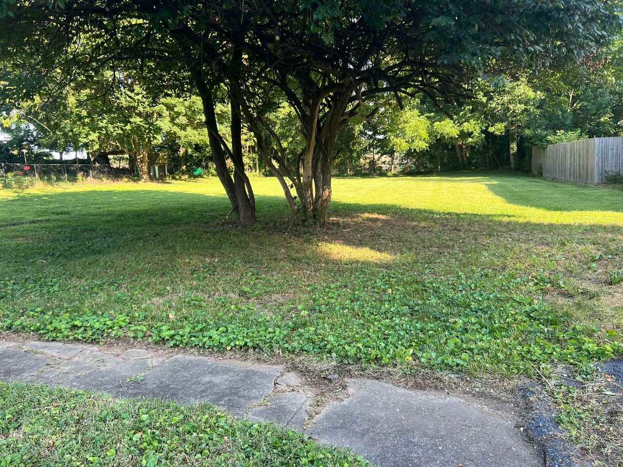 125 Camden Ave - Photo 2 of 9