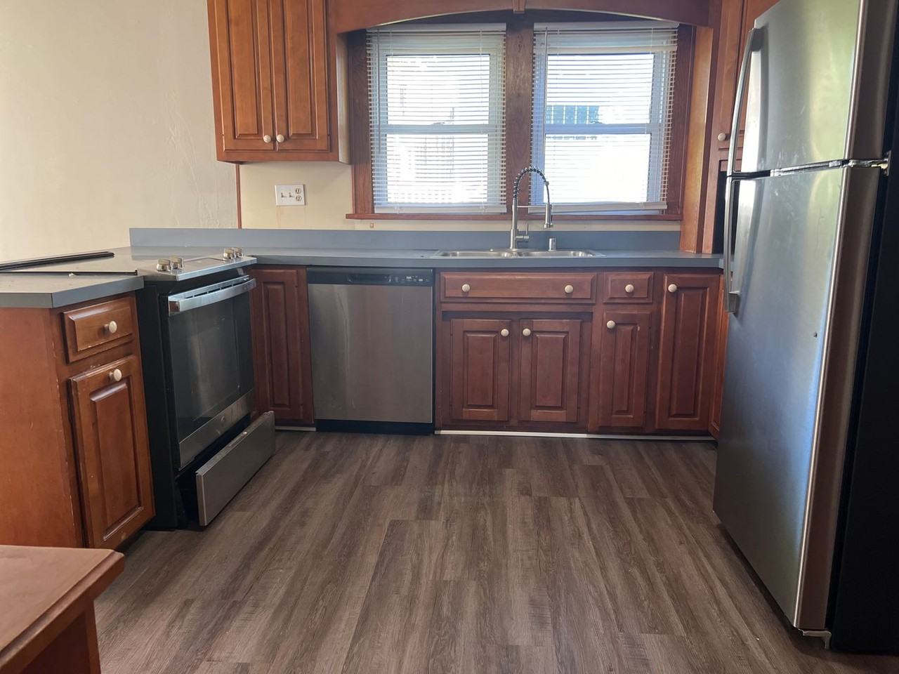 125 Camden Ave - Photo 5 of 9