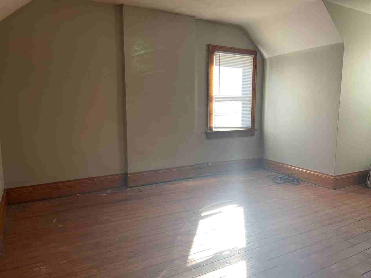 125 Camden Ave - Photo 6 of 9