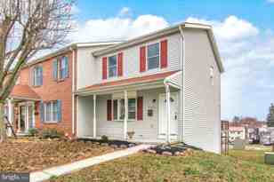 402 N Walnut St  