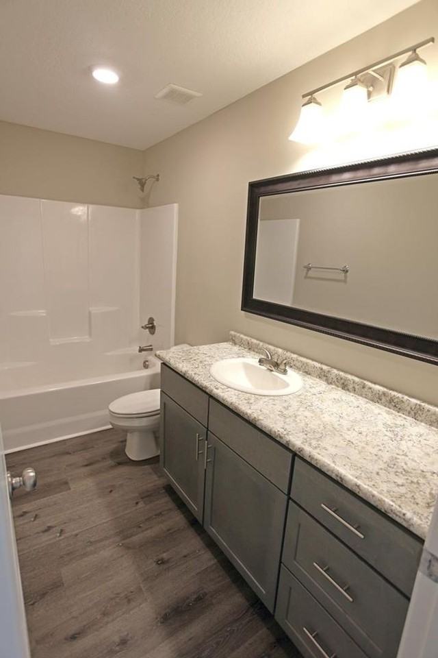 4304 Summer Hill Pl - Photo 5 of 11
