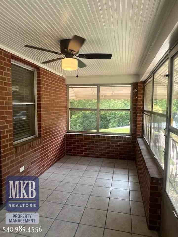 6099 Franklin Rd - Photo 6 of 34