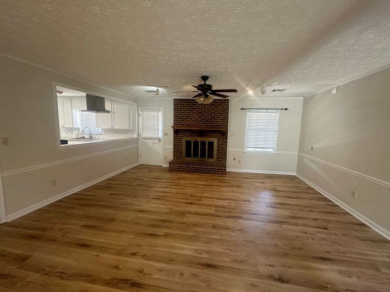 2104 Woodmere Loop - Photo 4 of 22