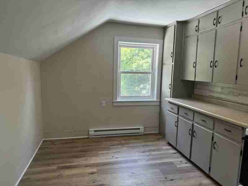 452 North Market Street - Photo 2 of 5